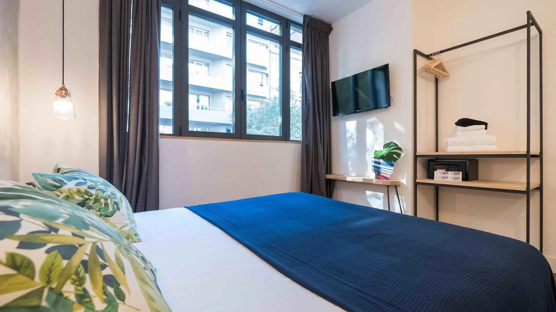 Magatzem 128 Guest House Barcelona Spain