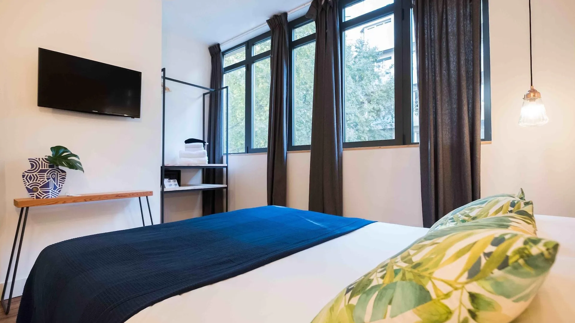 Magatzem 128 Guest House Barcelona 3*,  Spain
