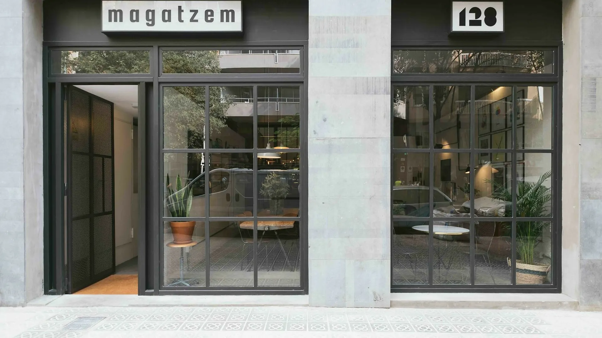 Magatzem 128 Guest House Barcelona 3*,  Spain
