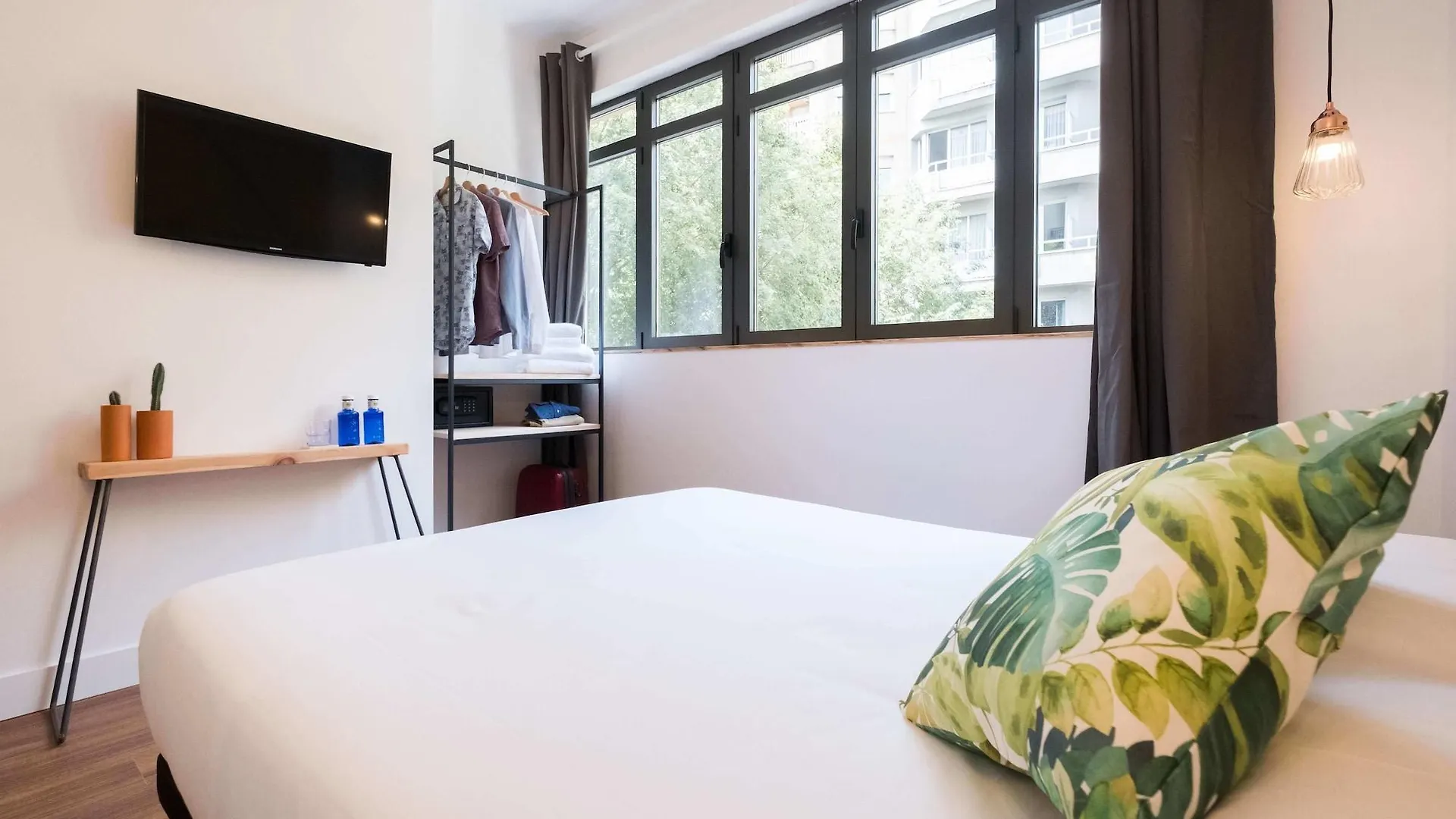 Magatzem 128 Guest House Barcelona