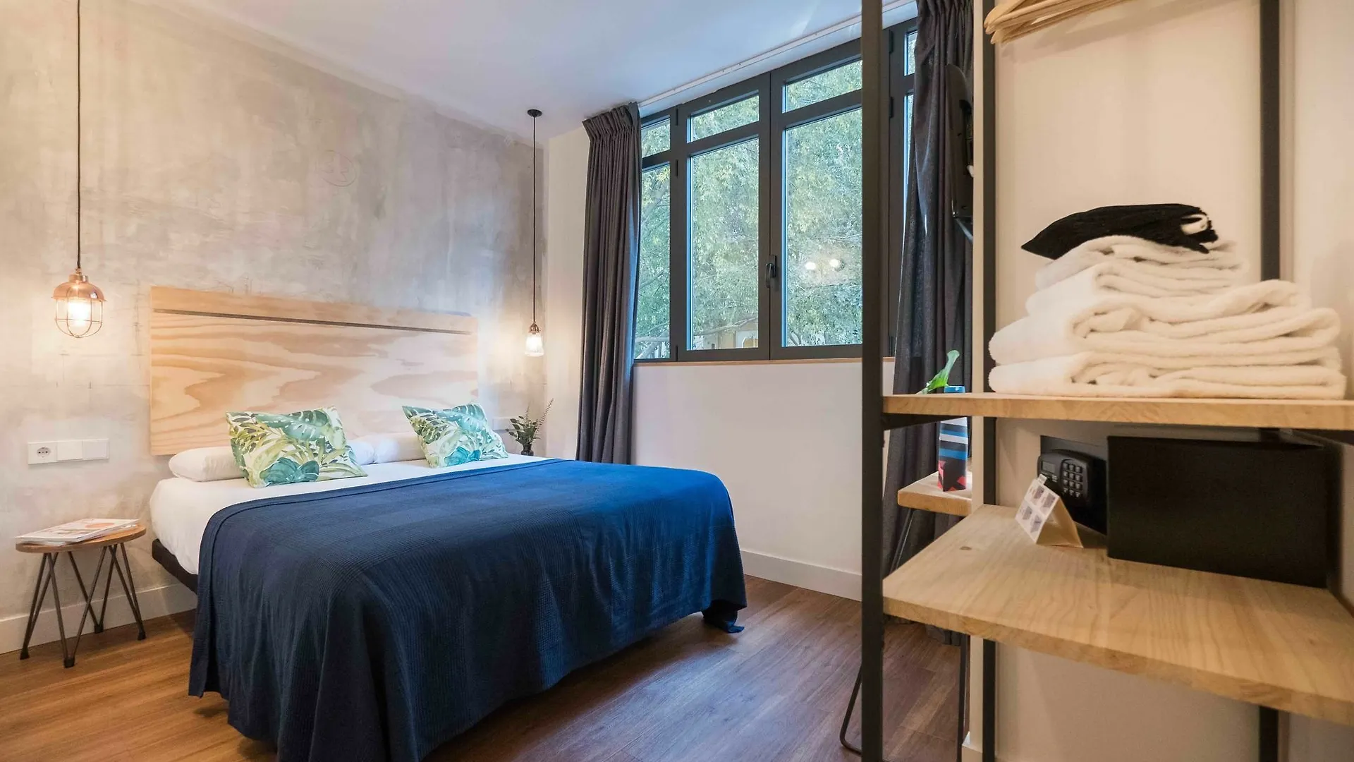Magatzem 128 Guest House Barcelona